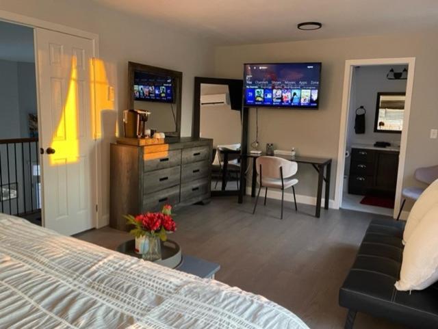 Affittacamere Sunsets At The Oasis Greater Napanee Esterno foto